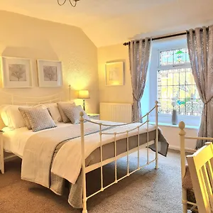 Inn The Craven Heifer At Stainforth ****