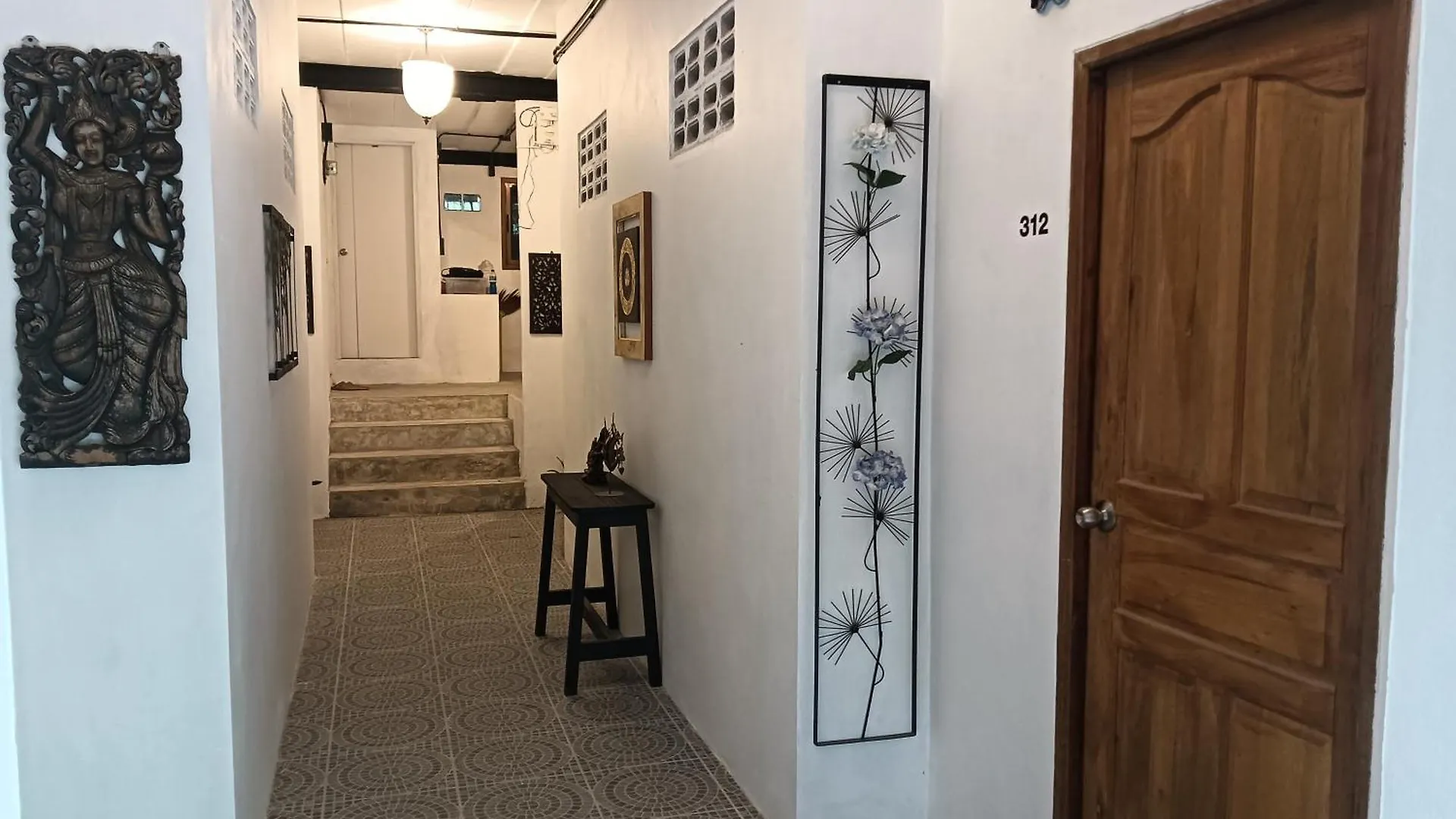 White Jail At Koh Tao Hostel