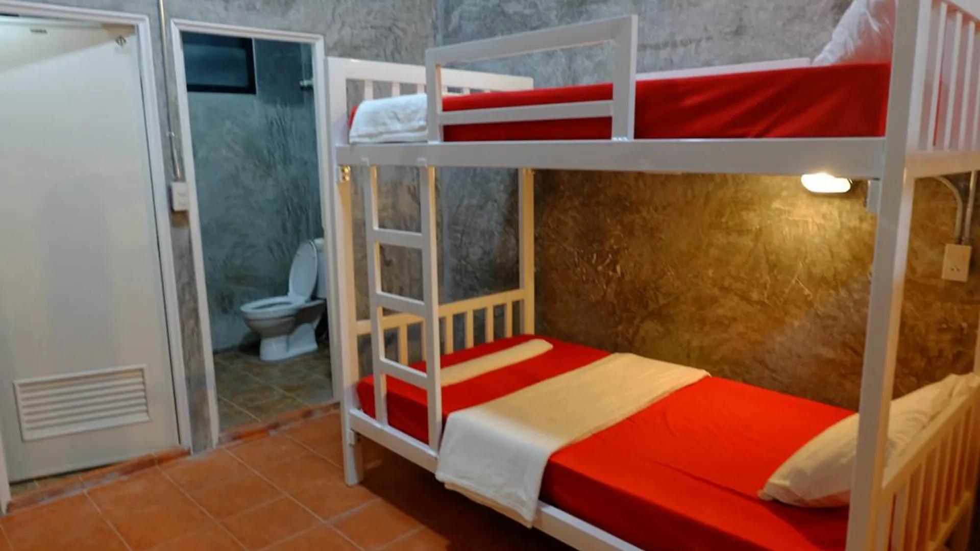 White Jail At Koh Tao Hostel タイ王国