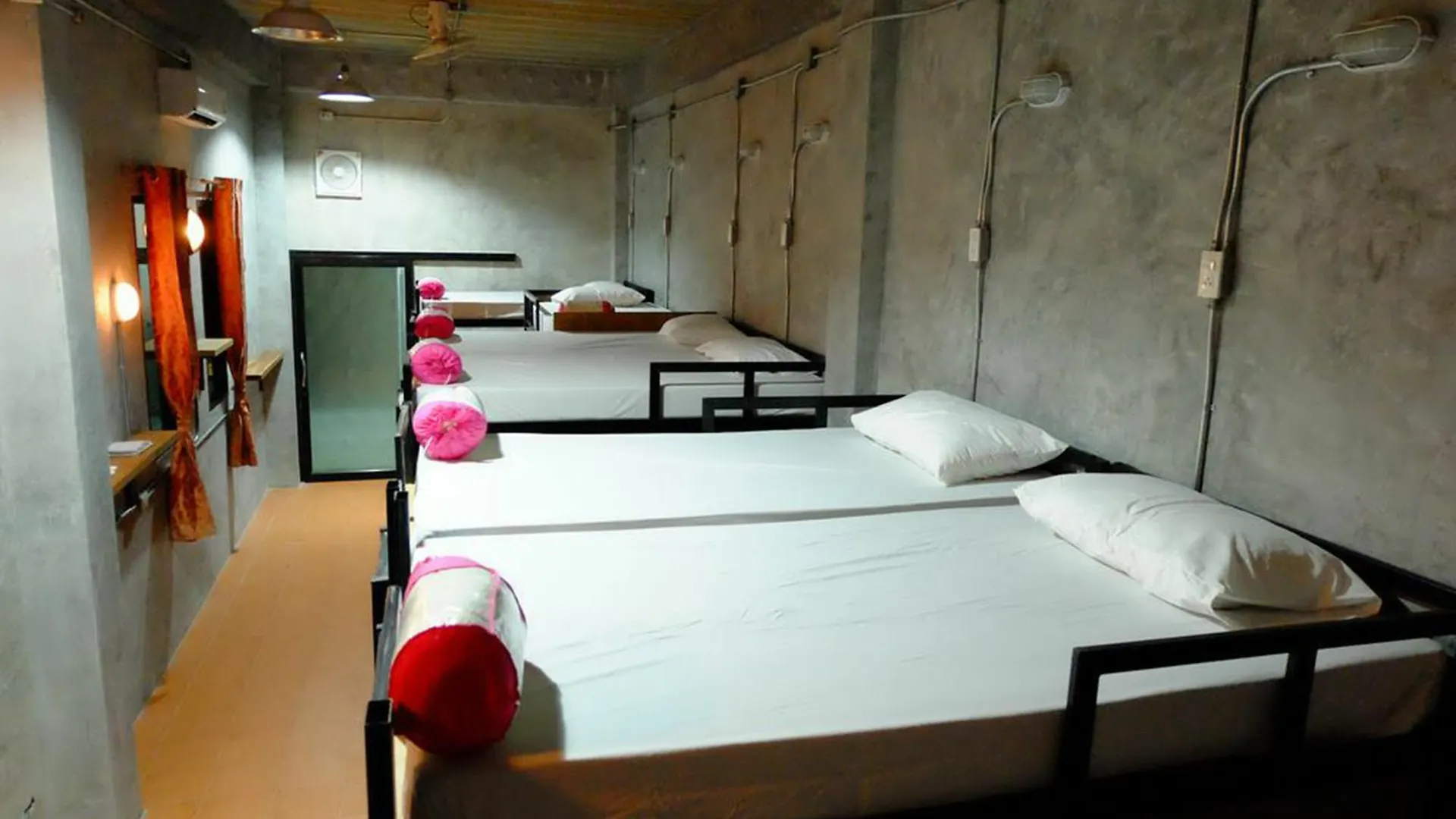 White Jail At Koh Tao Hostel 0*,