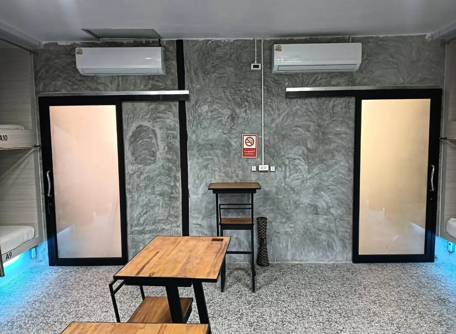White Jail At Koh Tao Hostel